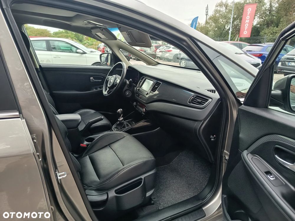Kia Carens 1.7 CRDi 141 Dream Team Edition - 32