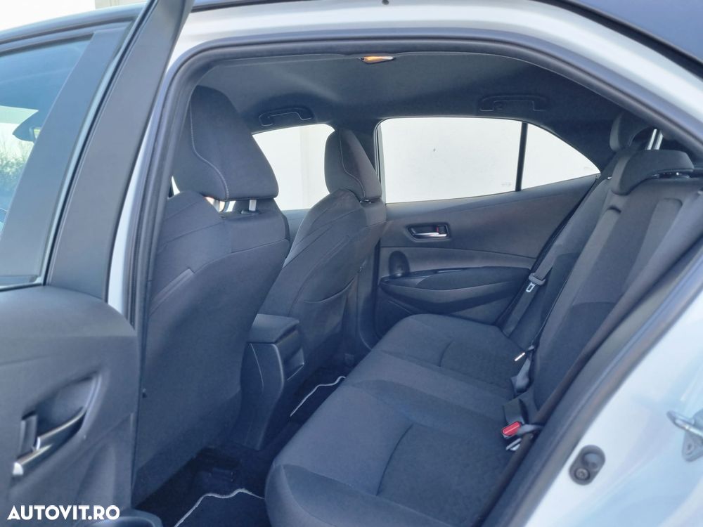 Toyota Corolla 1.8 HSD Dynamic - 12