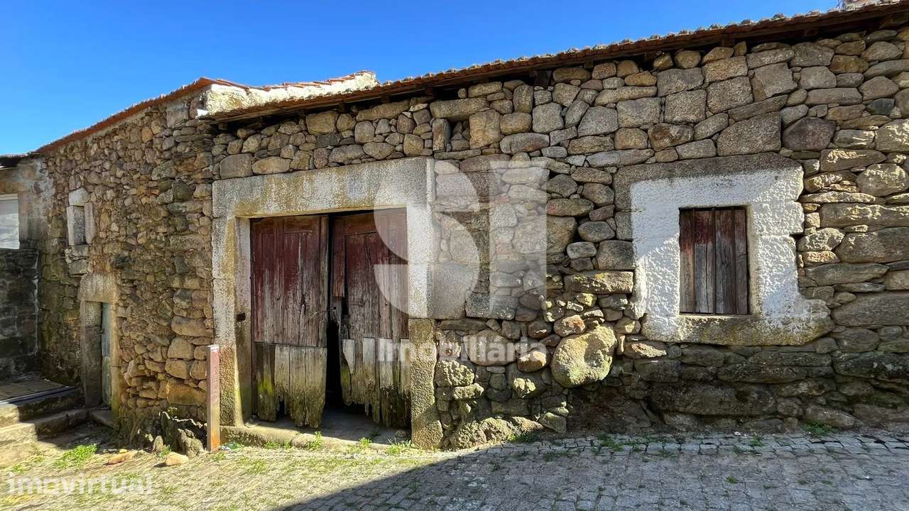 Ruínas para Recuperar com Terreno no Douro - Grande imagem: 4/27