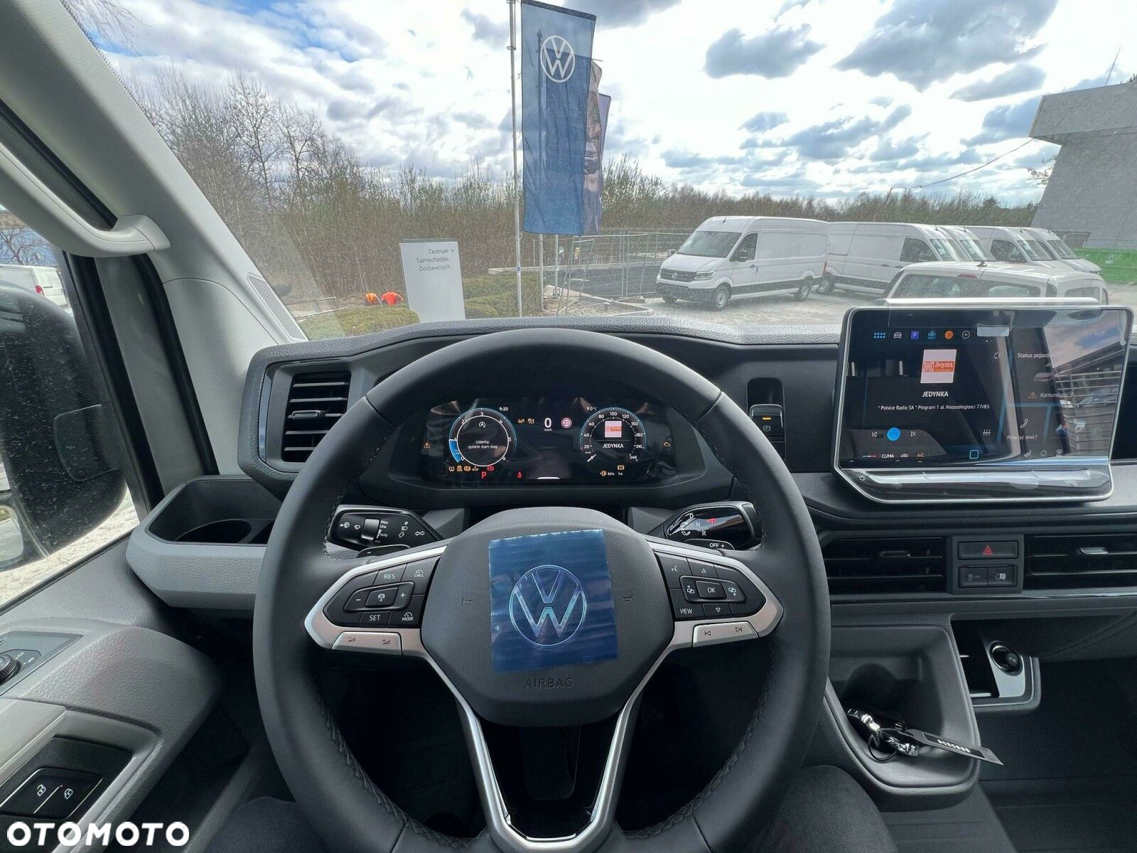 Volkswagen Crafter Crafter 35 Furgon z wysokim dachem silnik: 2,0 l EU6 SCR 140 KM / skrzynia biegów: automatyczna 8-biegowa rozstaw osi: 3640 mm - 7