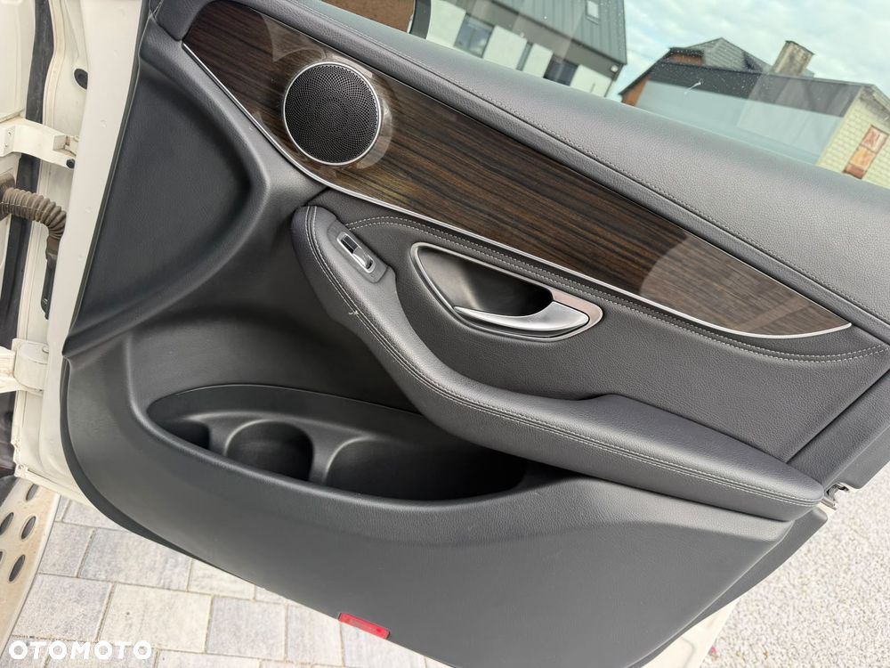 Mercedes-Benz GLC 220 d 4Matic 9G-TRONIC - 20