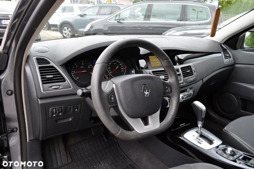 Renault Laguna 2.0 dCi Bose Edition ESM - 13