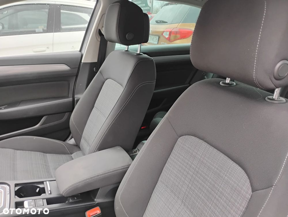 Volkswagen Passat - 9