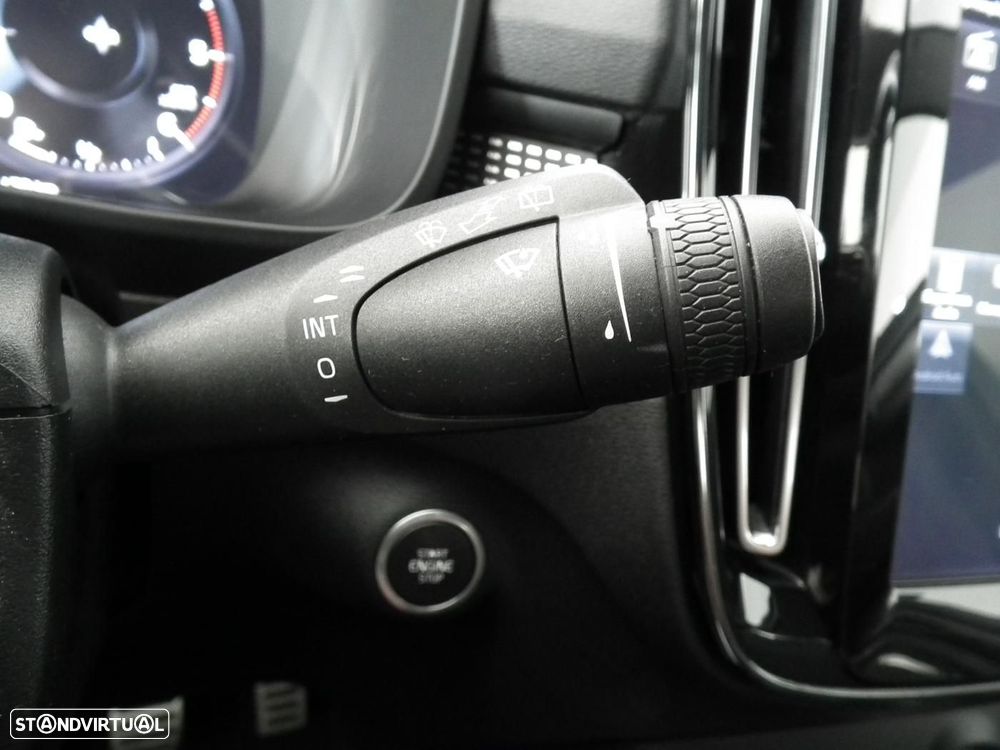 Volvo XC 40 2.0 D3 R-Design - 27