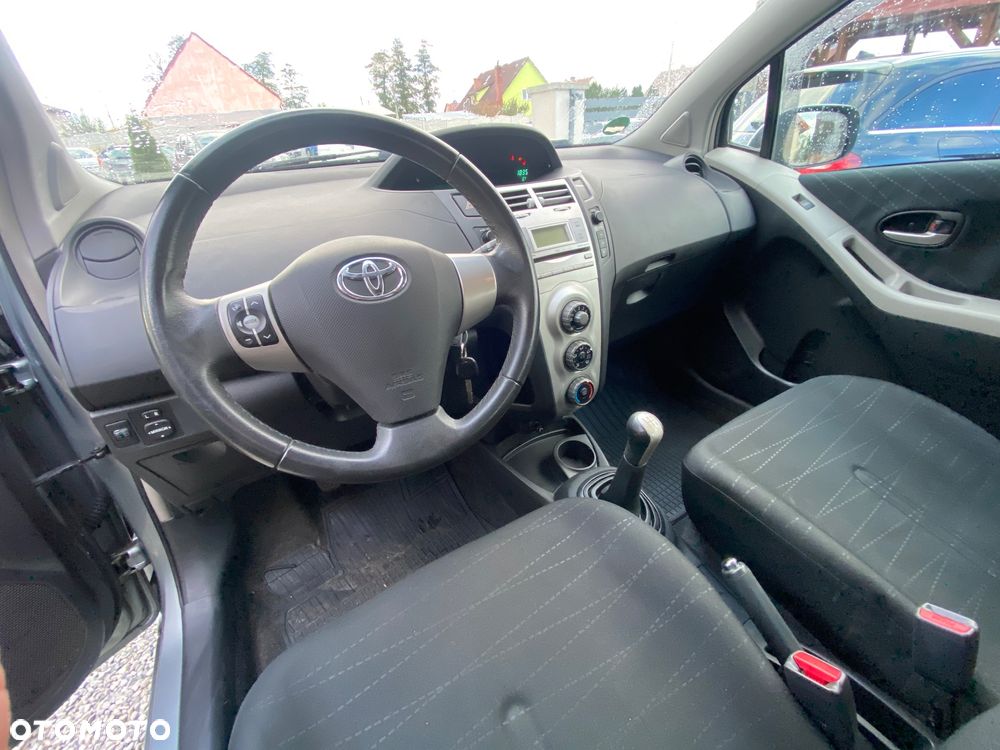 Toyota Yaris 1.3 VVT-i Executive - 5
