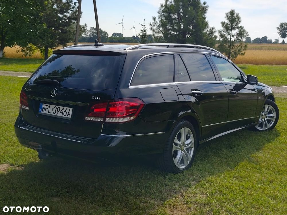 Mercedes-Benz E-Class 2011 photo 3