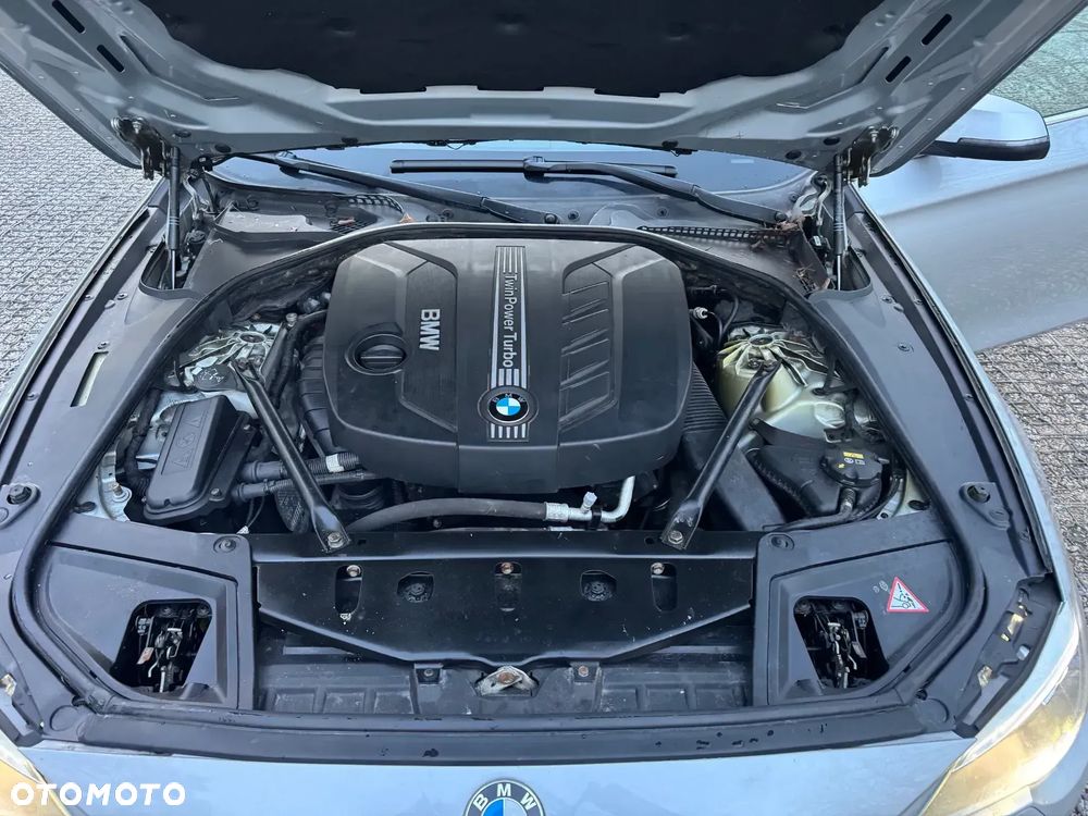 BMW Seria 5 525d - 13