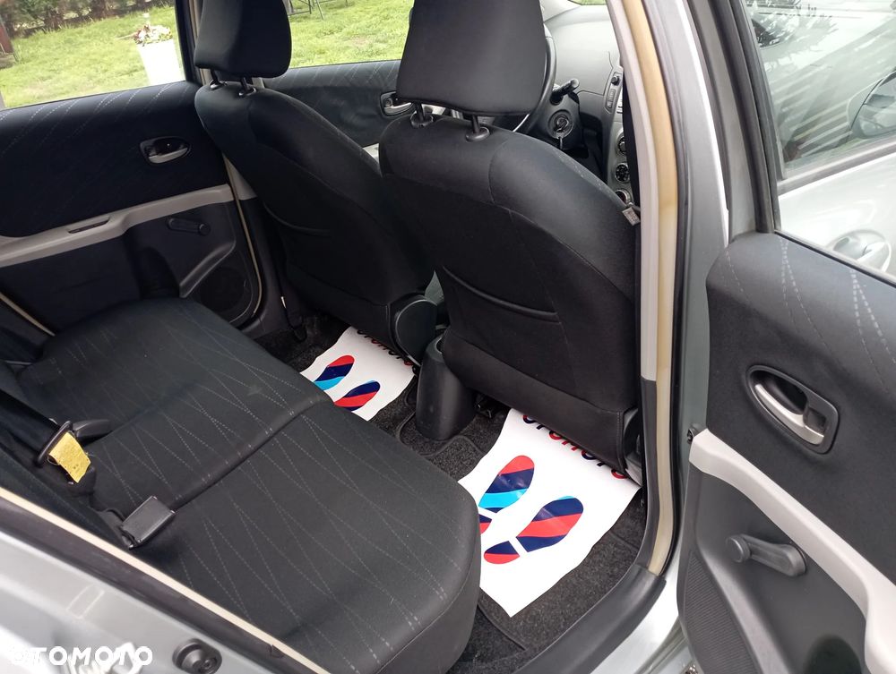 Toyota Yaris 1.3 VVT-i Sol - 11
