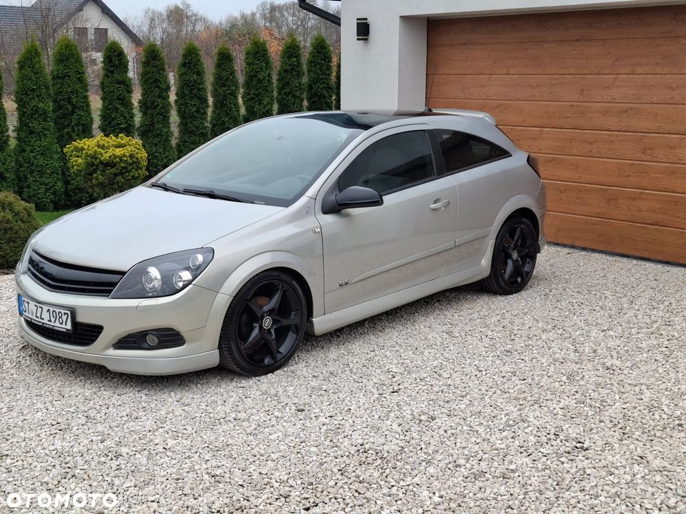 Opel Astra GTC 1.6 Sport - 1