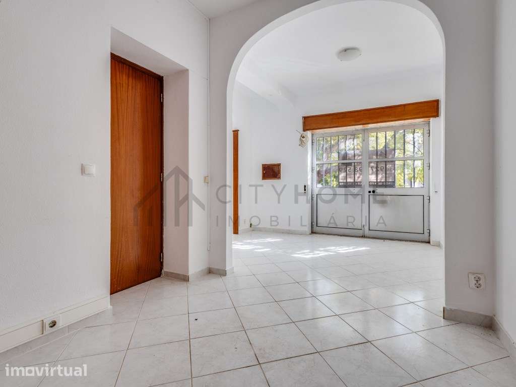 Moradia T3 com Duas Entradas Independentes, Garagem e Vista para a Ria - Grande imagem: 4/42