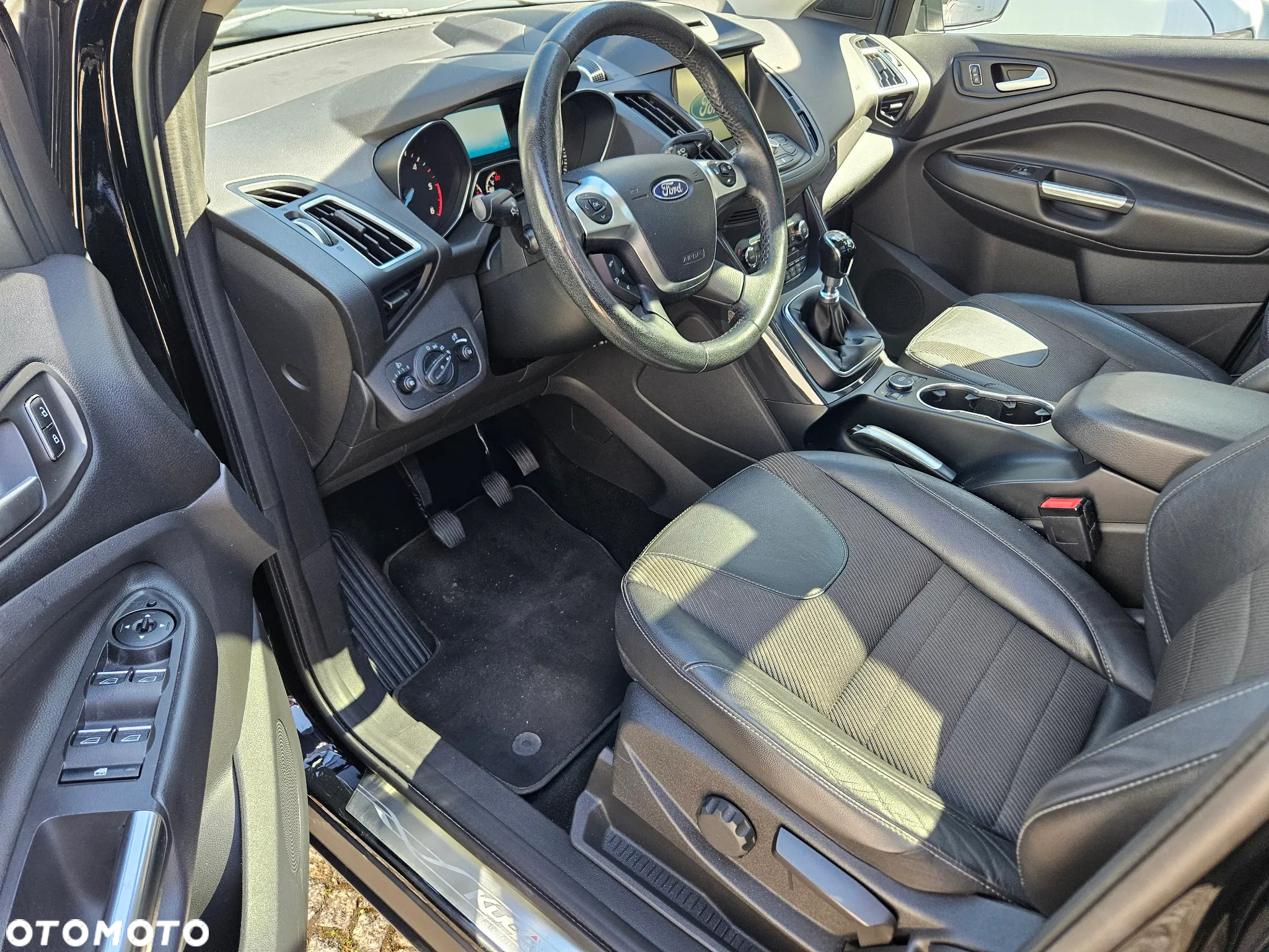 Ford Kuga 2.0 TDCi 2x4 Titanium - 11
