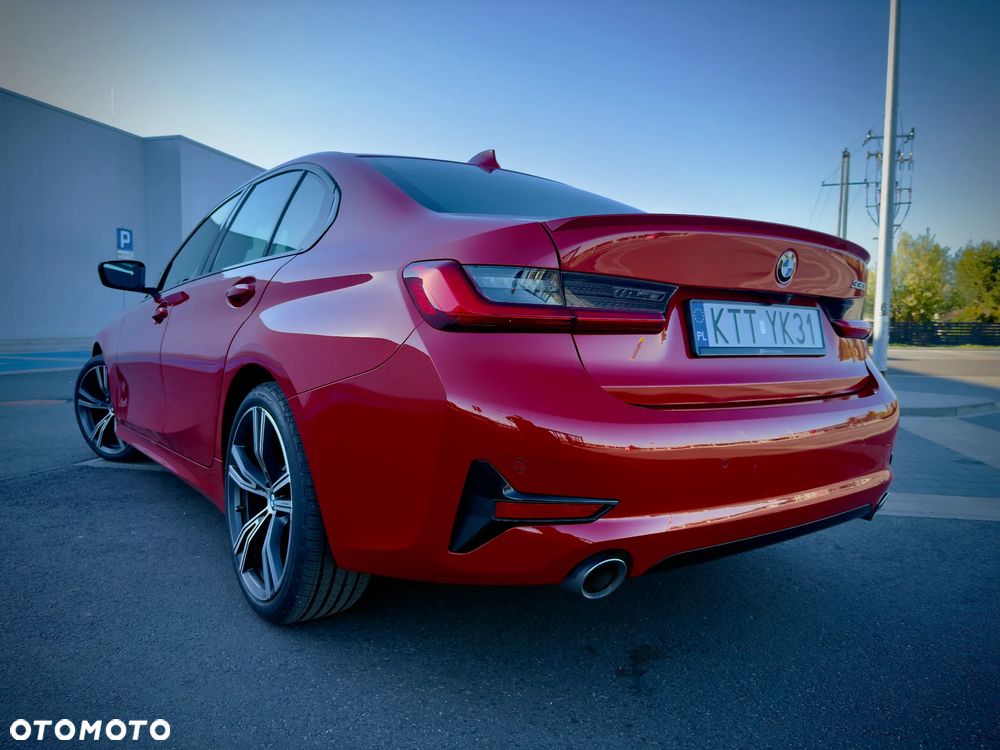 BMW Seria 3 330i M Sport - 5