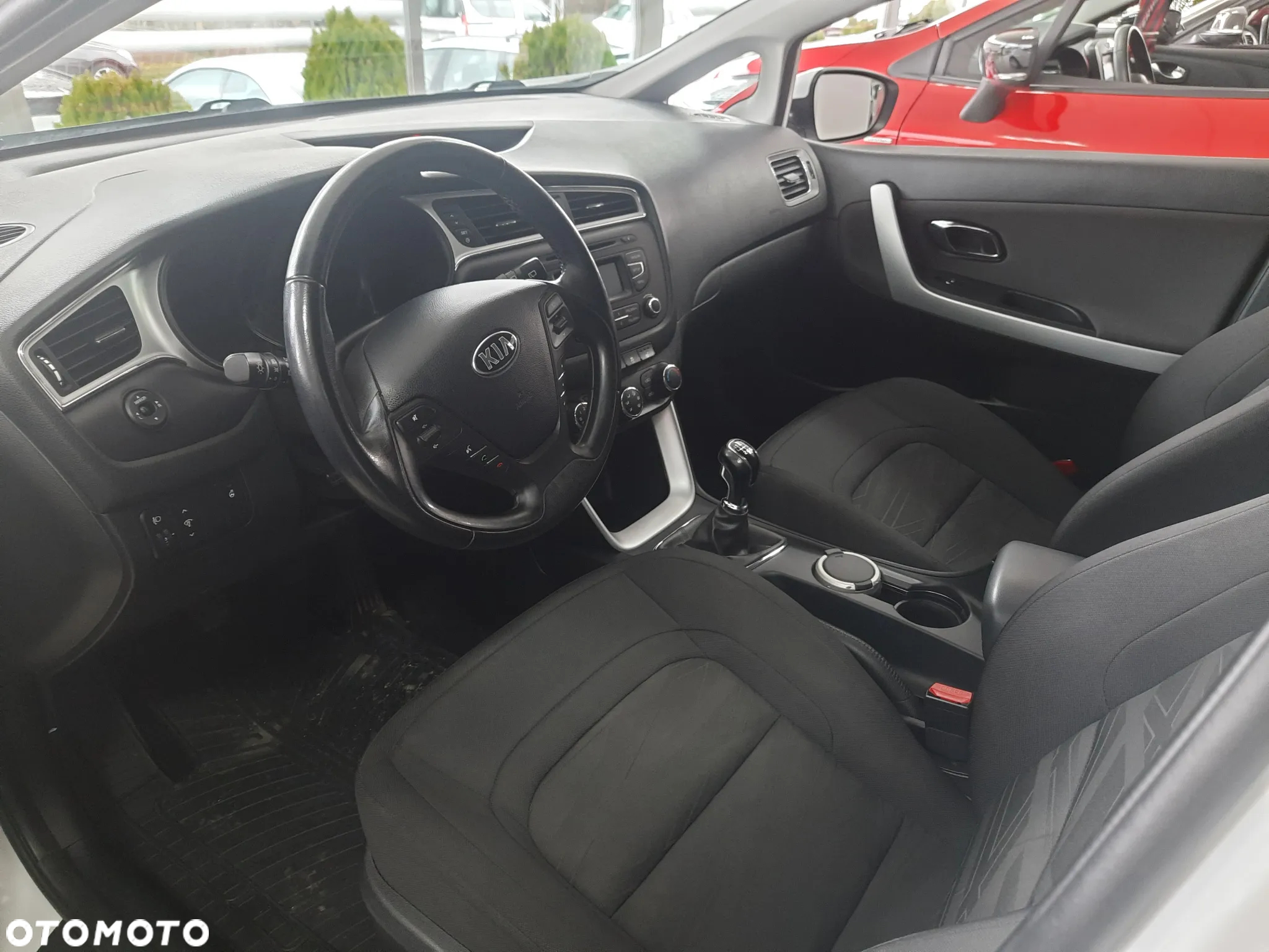 Kia Ceed - 8