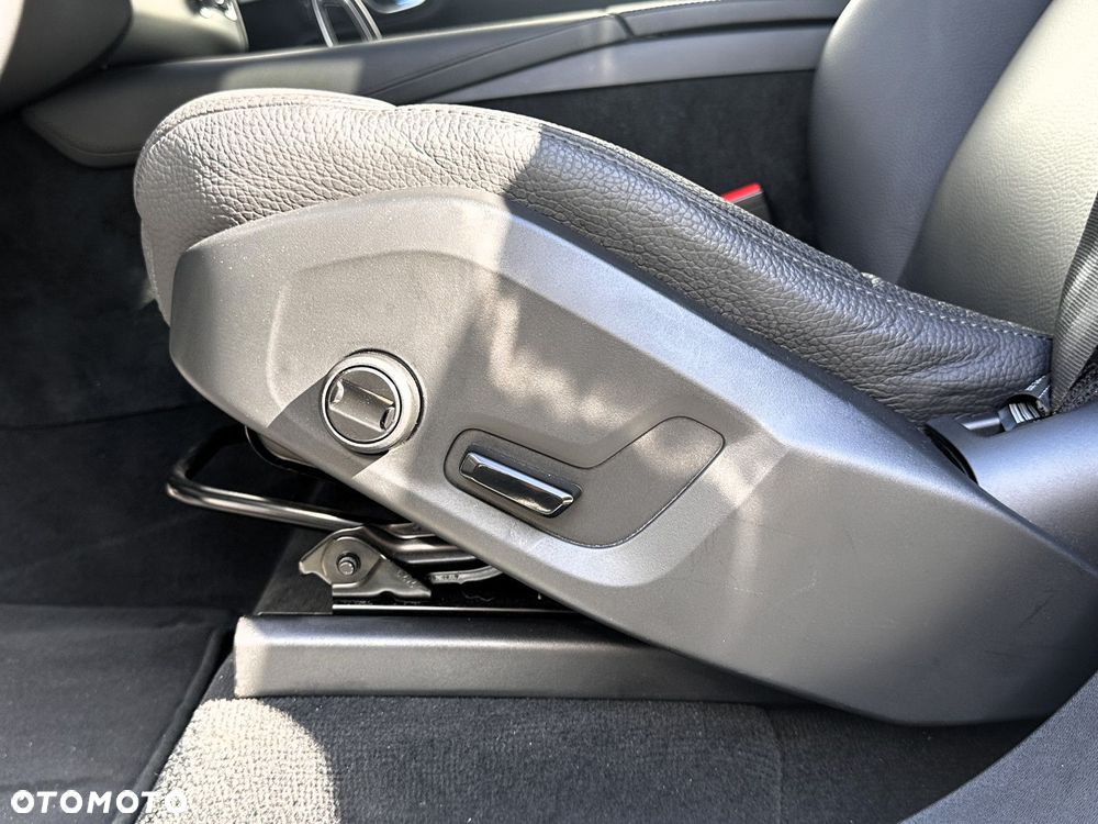Volvo XC 90 - 19
