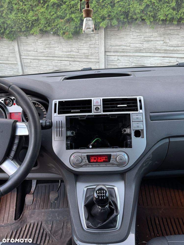 Ford Kuga - 23