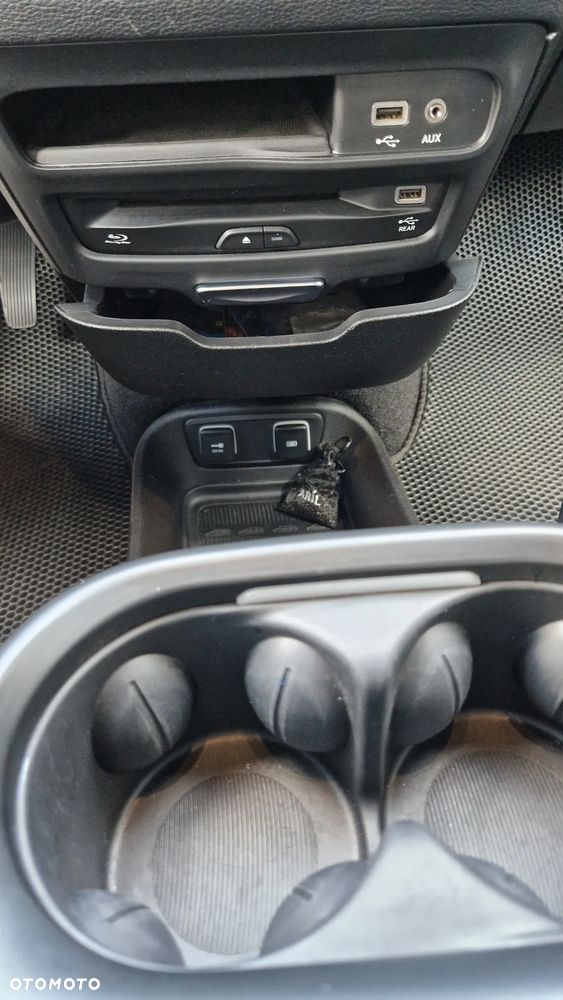 Chrysler Pacifica - 21