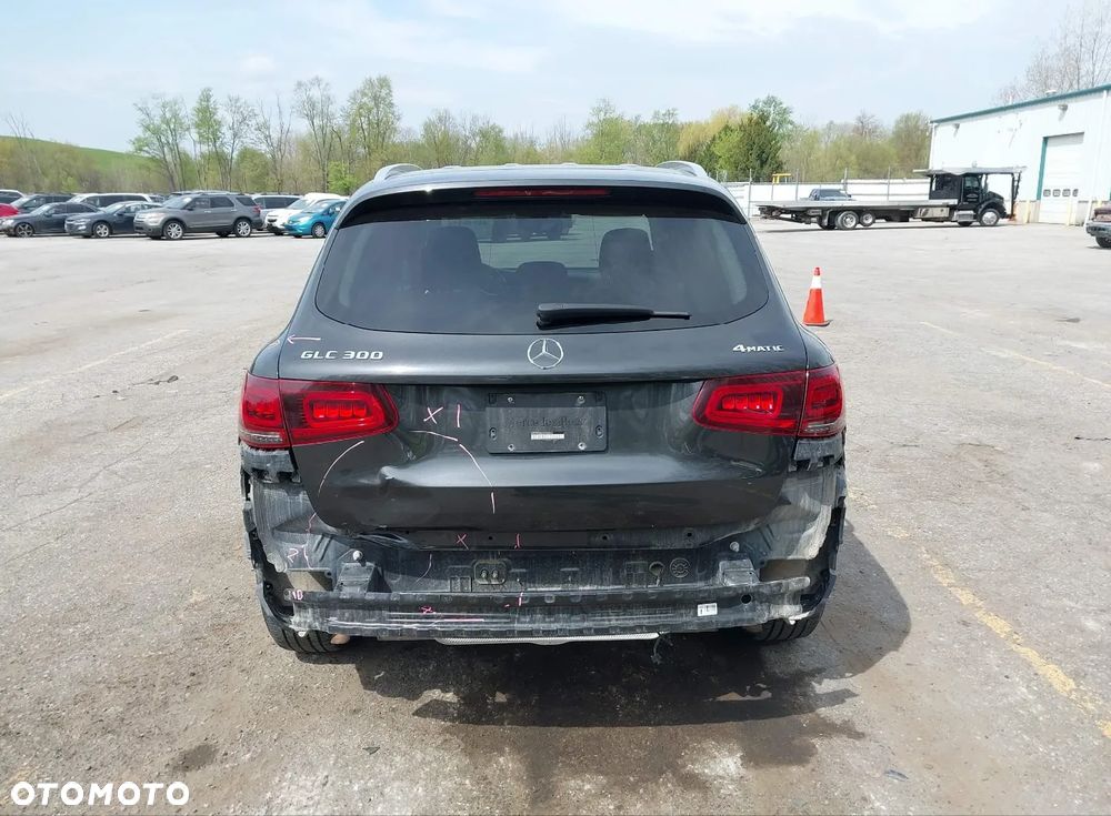Mercedes-Benz GLC - 6