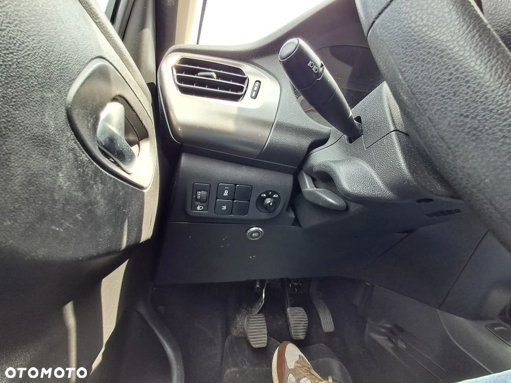 Peugeot 301 1.6 VTi Active - 14