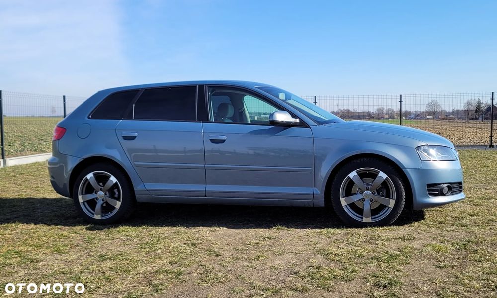 Audi A3 Sportback 1.6 TDI DPF Ambition S tronic - 5