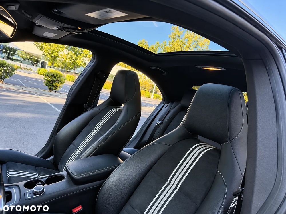 Mercedes-Benz CLA 250 4Matic 7G-DCT AMG Line - 29