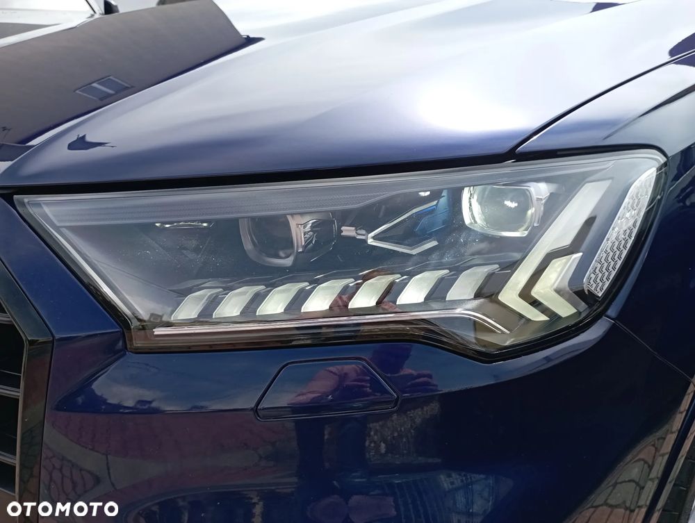 Audi SQ7 - 40