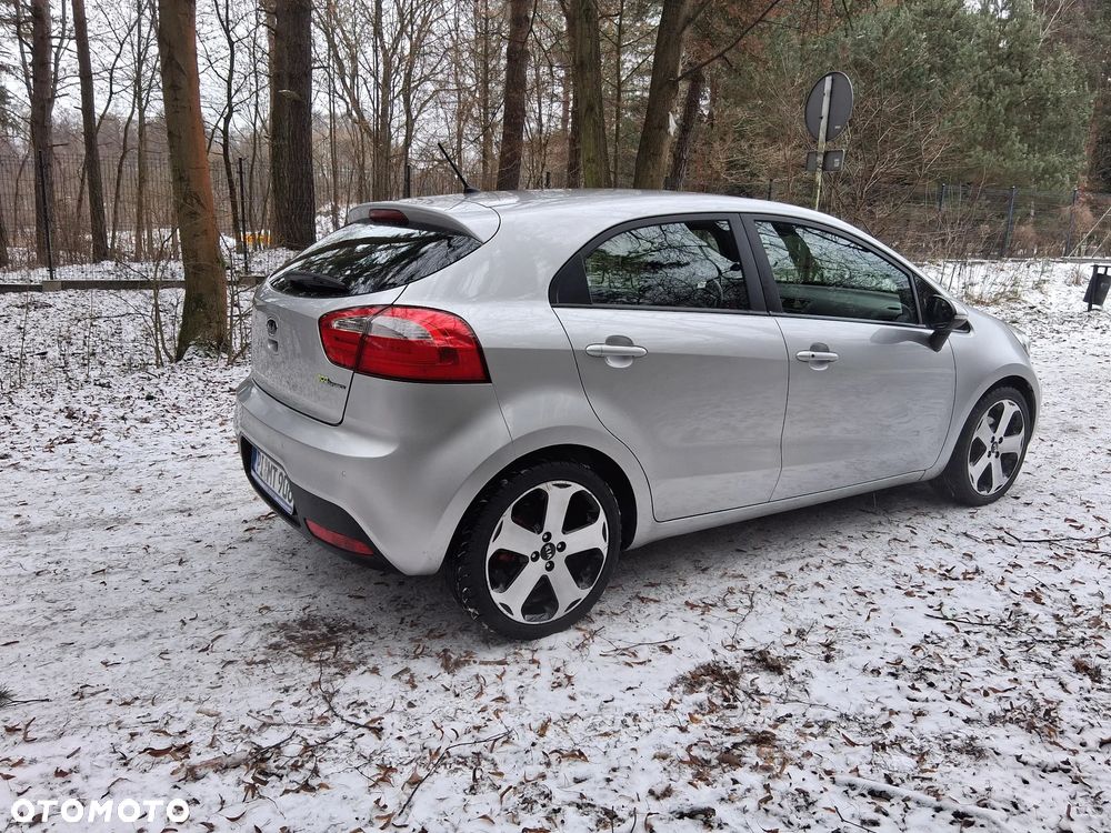 Kia Rio - 21