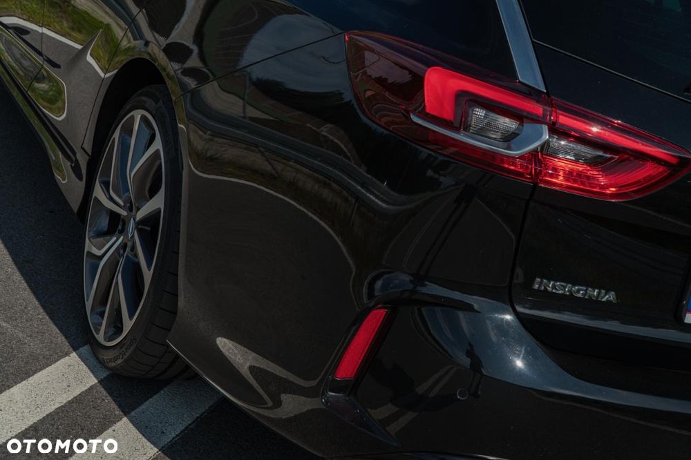 Opel Insignia 2.0 T 4x4 GSi + S&S - 26
