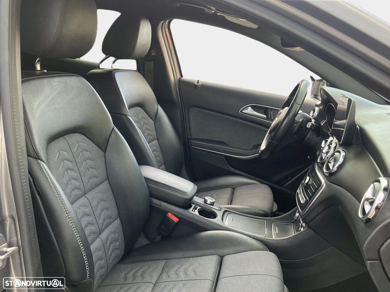 Mercedes-Benz GLA 180 CDi Urban Aut. - 14