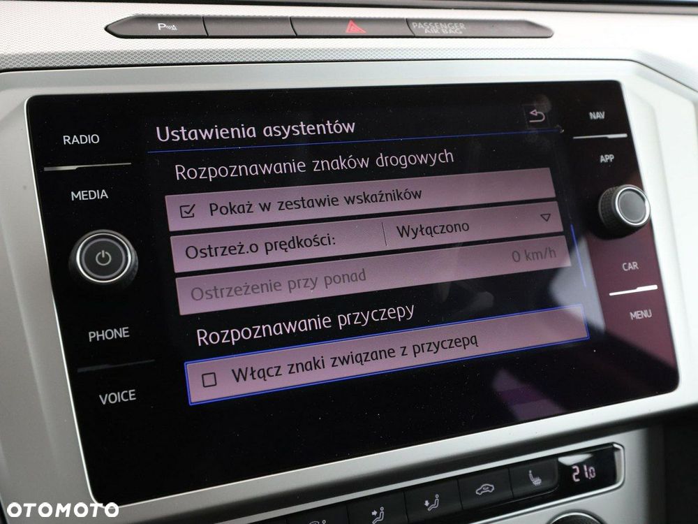 Volkswagen Passat - 27