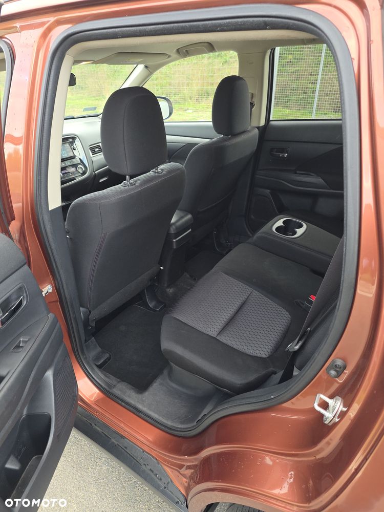 Mitsubishi Outlander 2.0 Intense + CVT - 13