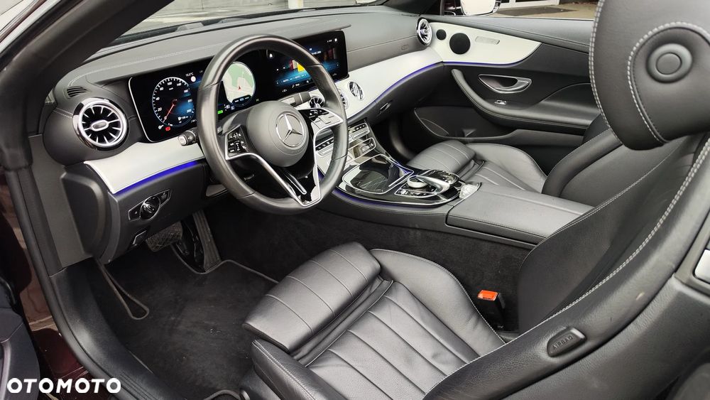 Mercedes-Benz Klasa E 300 9G-TRONIC - 17