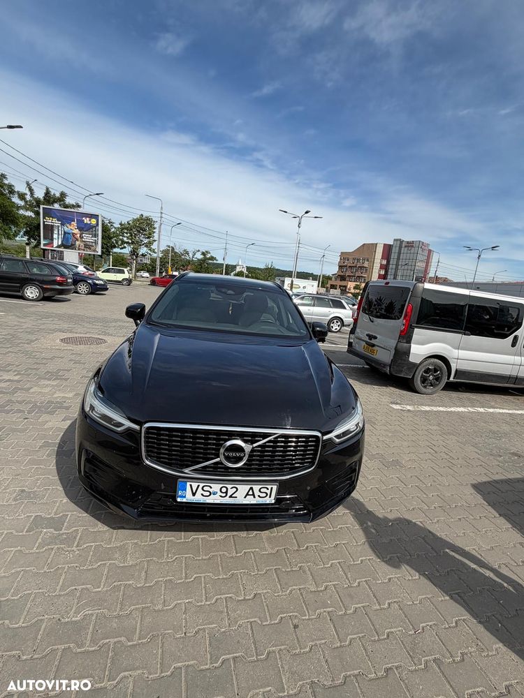 Volvo XC 60 B4 MHEV AWD R-Design - 3