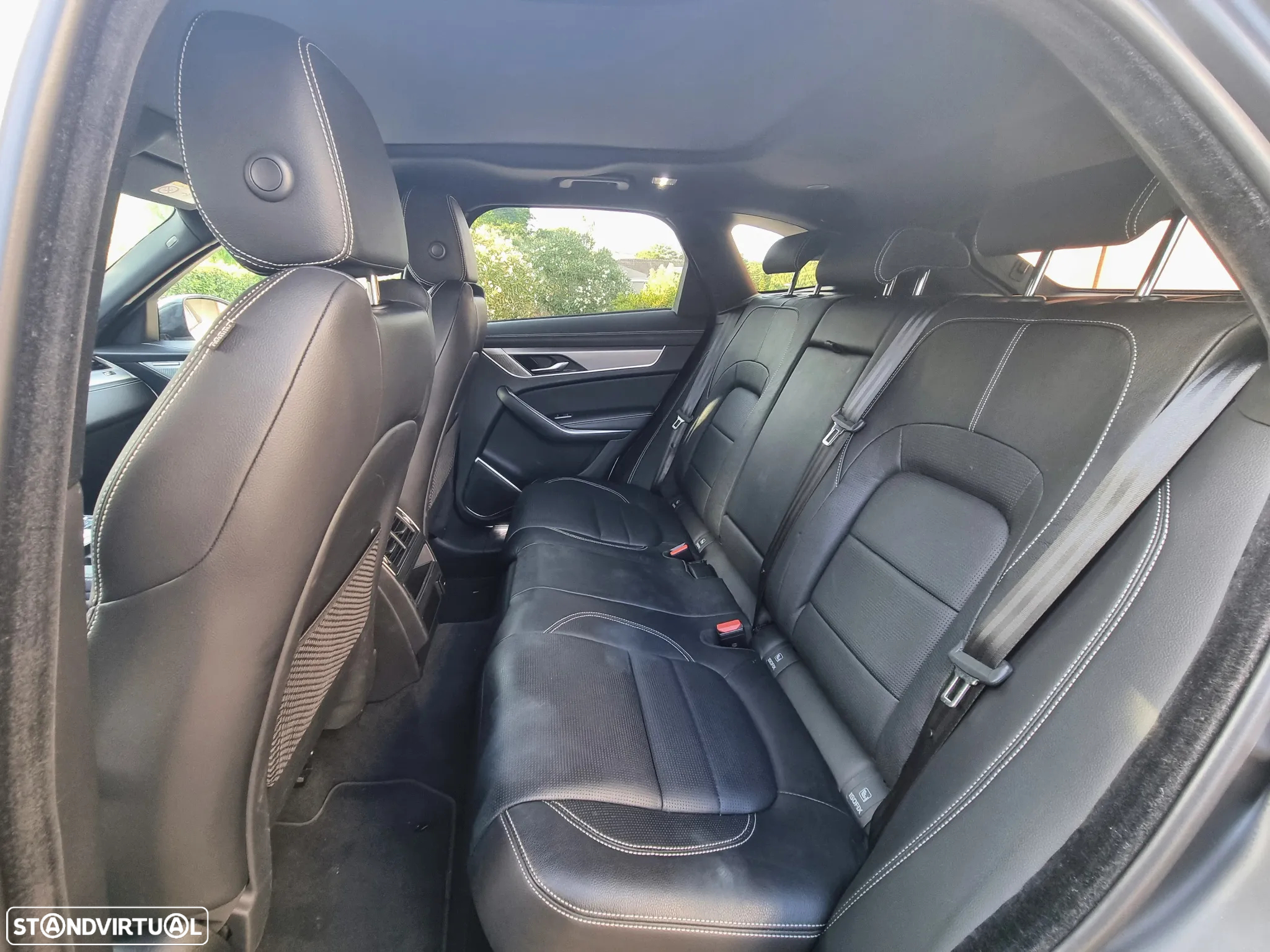Jaguar F-Pace 2.0 P400e AWD R-Dynamic Black - 22