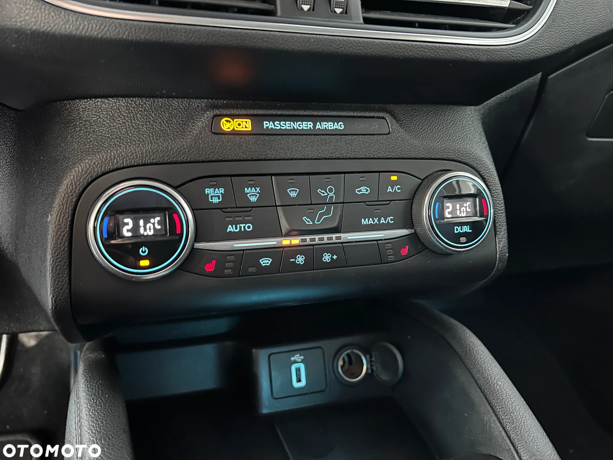 Ford Focus 1.0 EcoBoost Titanium - 30