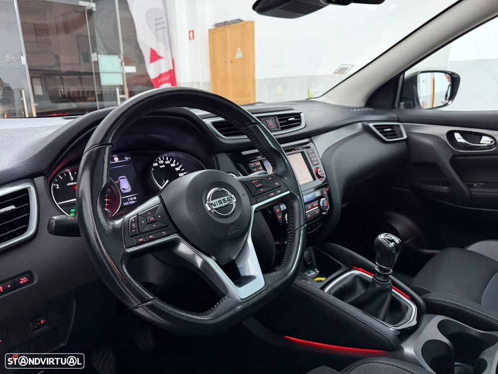 Nissan Qashqai 1.5 dCi N-Connecta 18 - 27
