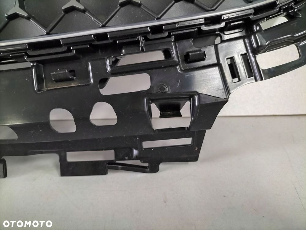 atrapa kratka grill mercedes e klasa w214 22- amg - 4