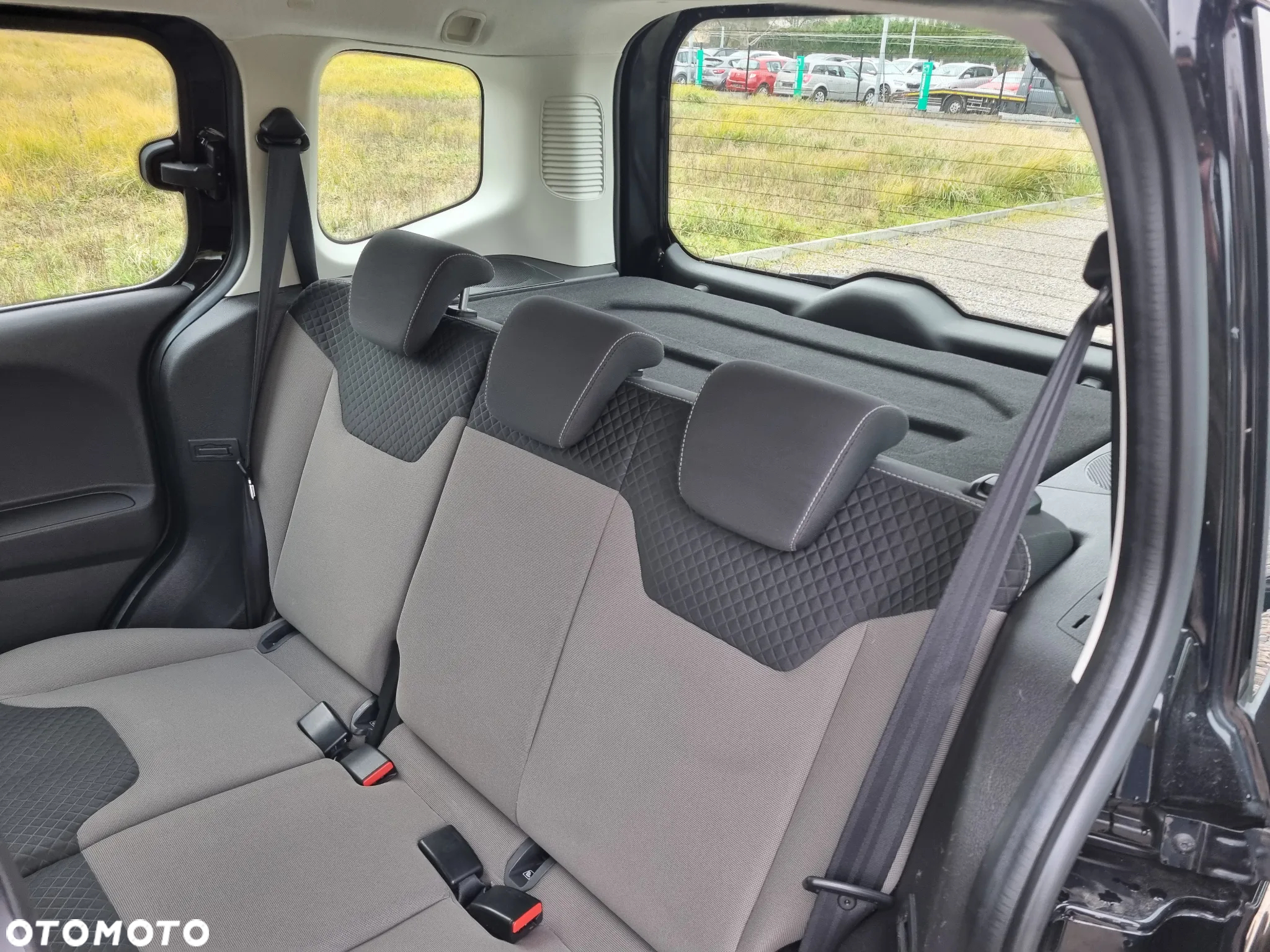 Ford Tourneo Courier 1.0 EcoBoost S&S Ambiente - 19
