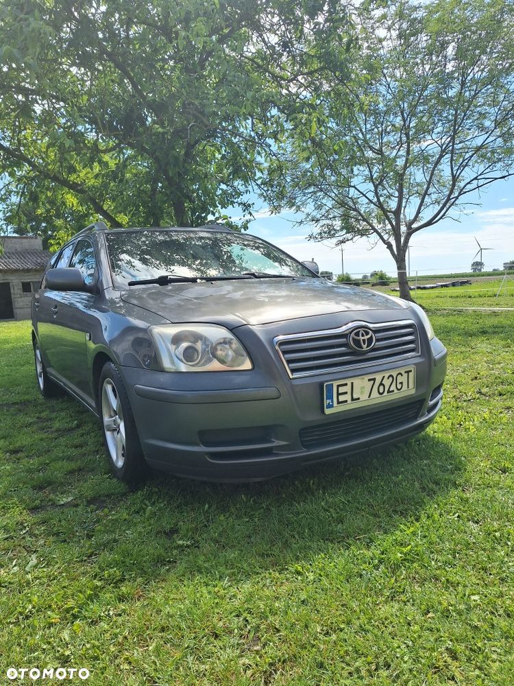 Toyota Avensis - 1