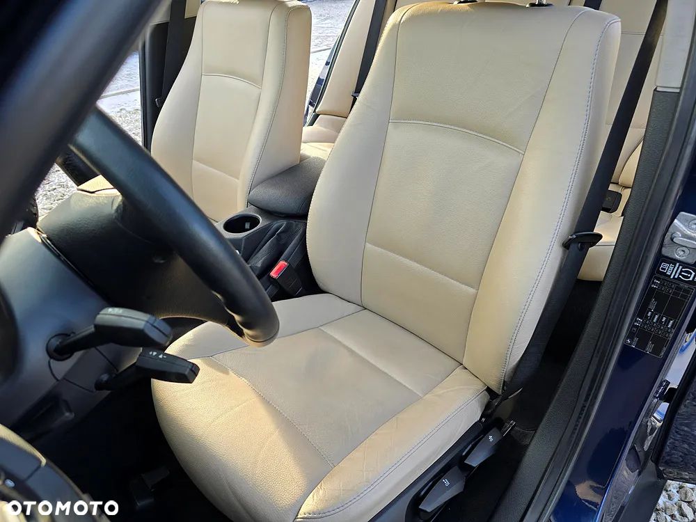 BMW X1 sDrive20i xLine - 16