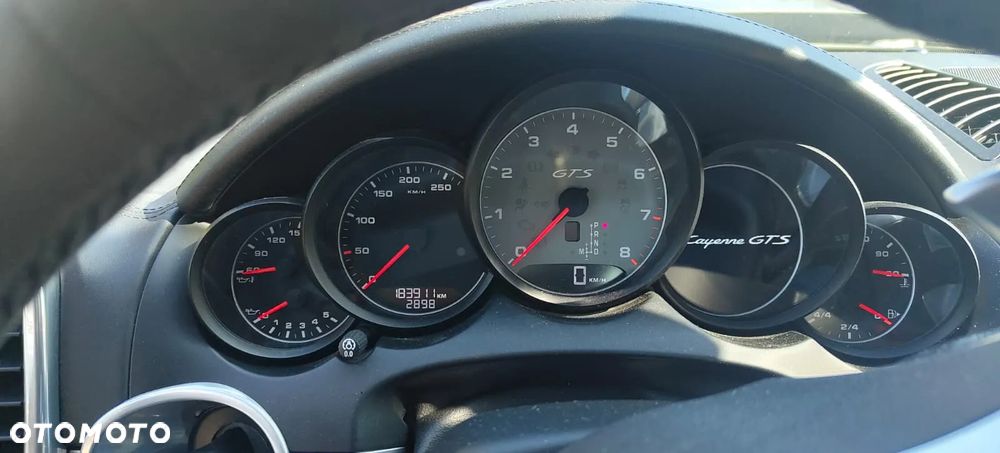 Porsche Cayenne GTS - 9