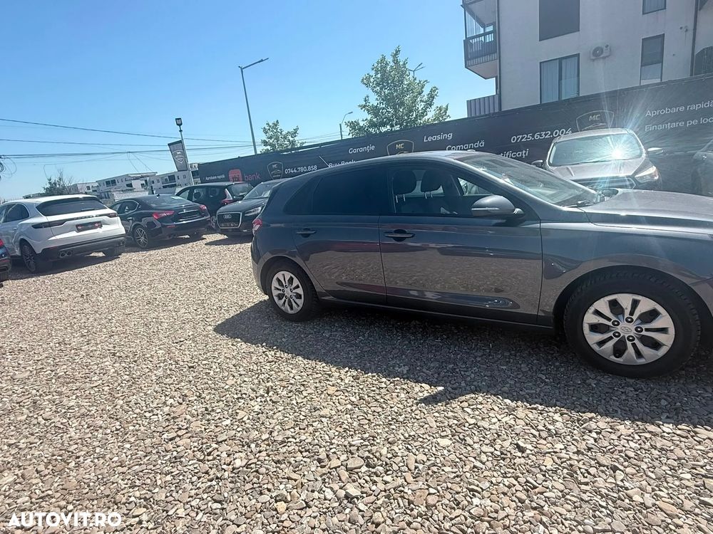 Hyundai i30 1.4 100CP 5DR M/T Classic - 17