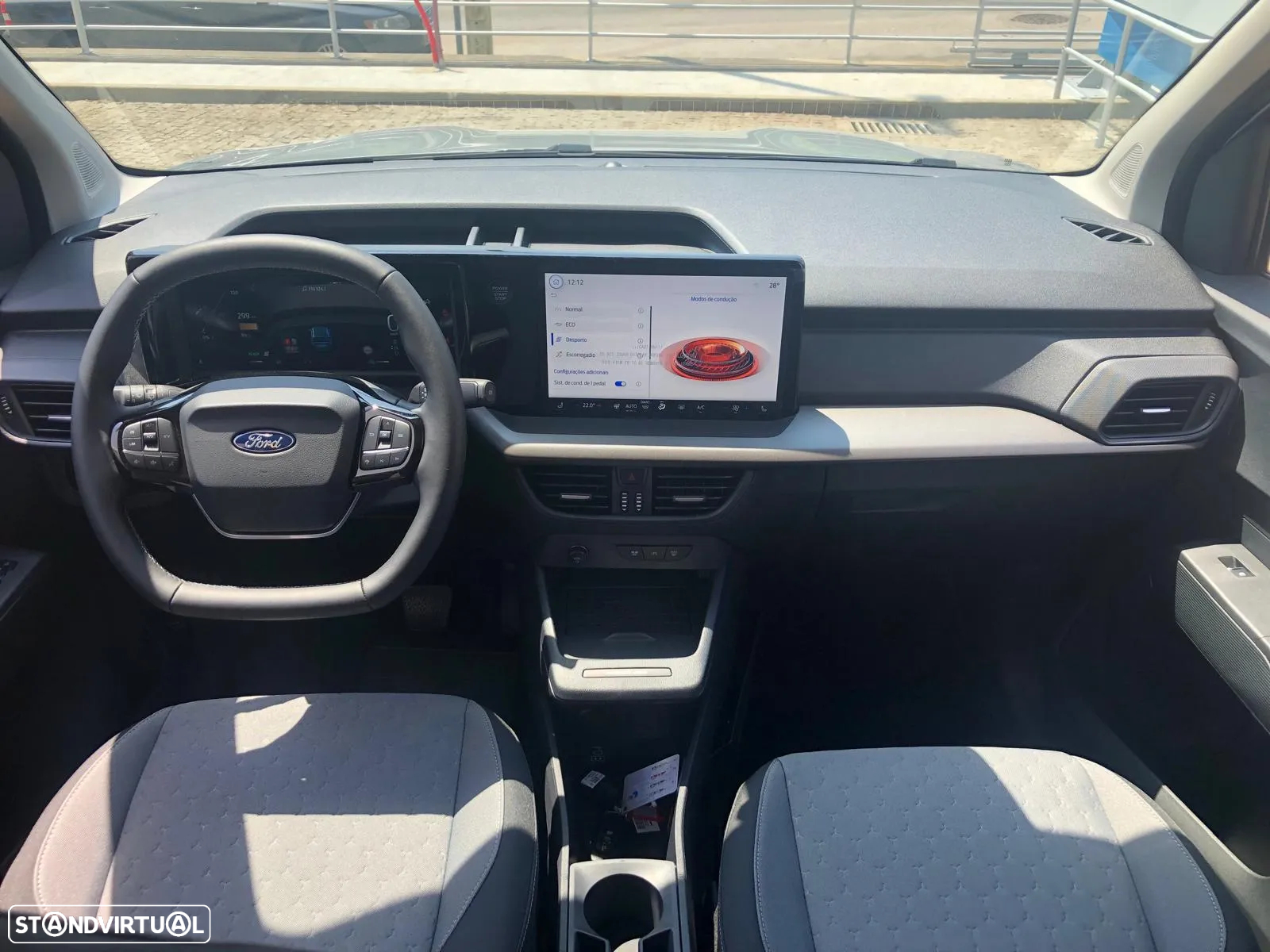 Ford Tourneo Courier E-Tourneo 43.6 kWh Titanium - 11
