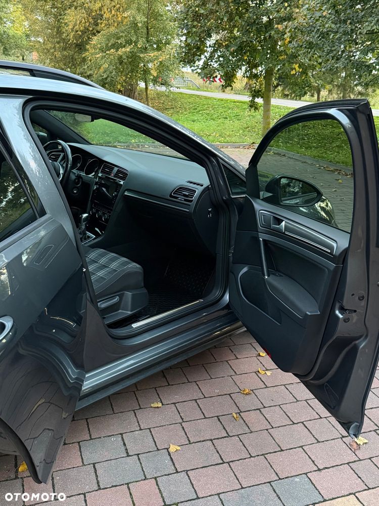 Volkswagen Golf - 29