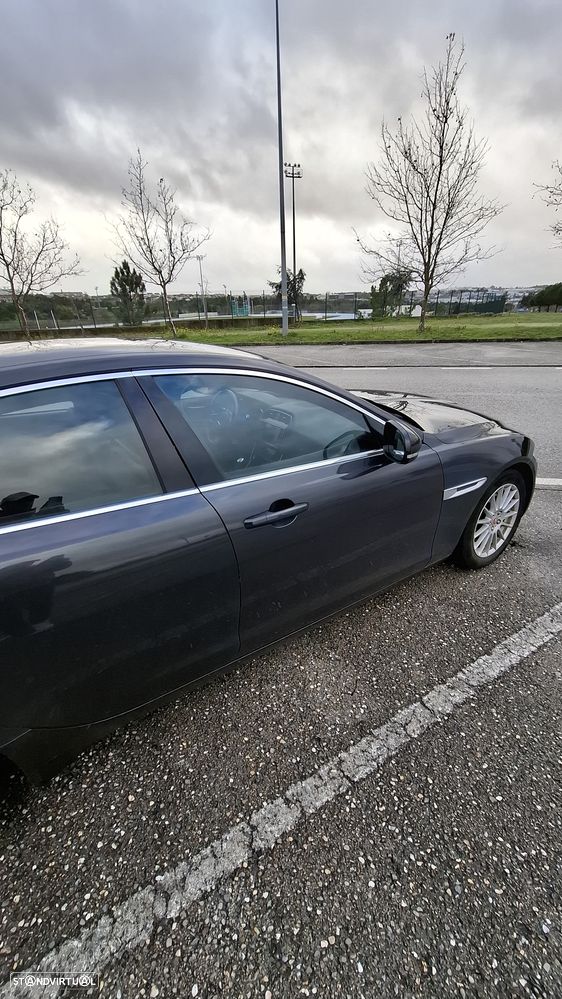 Jaguar XE E-Performance Prestige - 9