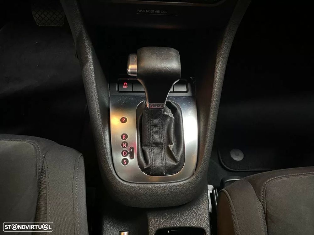 VW Golf Variant 1.6 TDi Highline DSG - 15