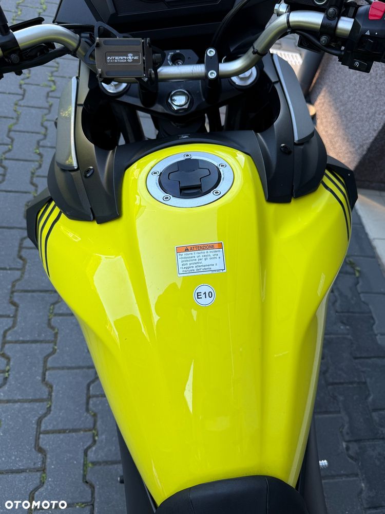 Suzuki V-STROM - 16