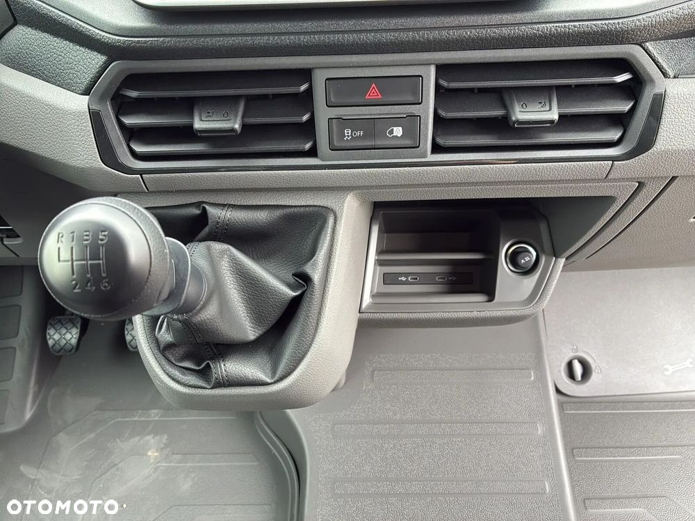 Volkswagen Crafter Furgon 35, 2.0 TDI 177KM, Wysoki dach, r. o. 3640mm - 34