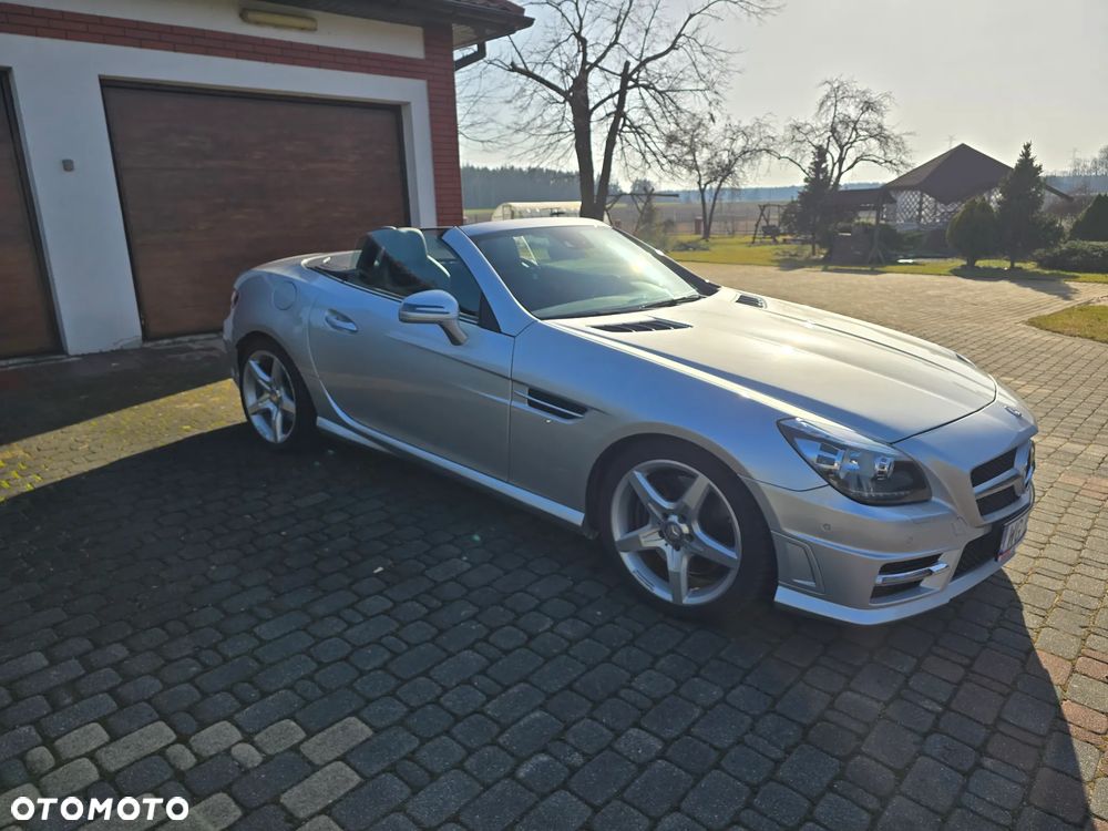 Mercedes-Benz SLK 200 (BlueEFFICIENCY) 7G-TRONIC - 26