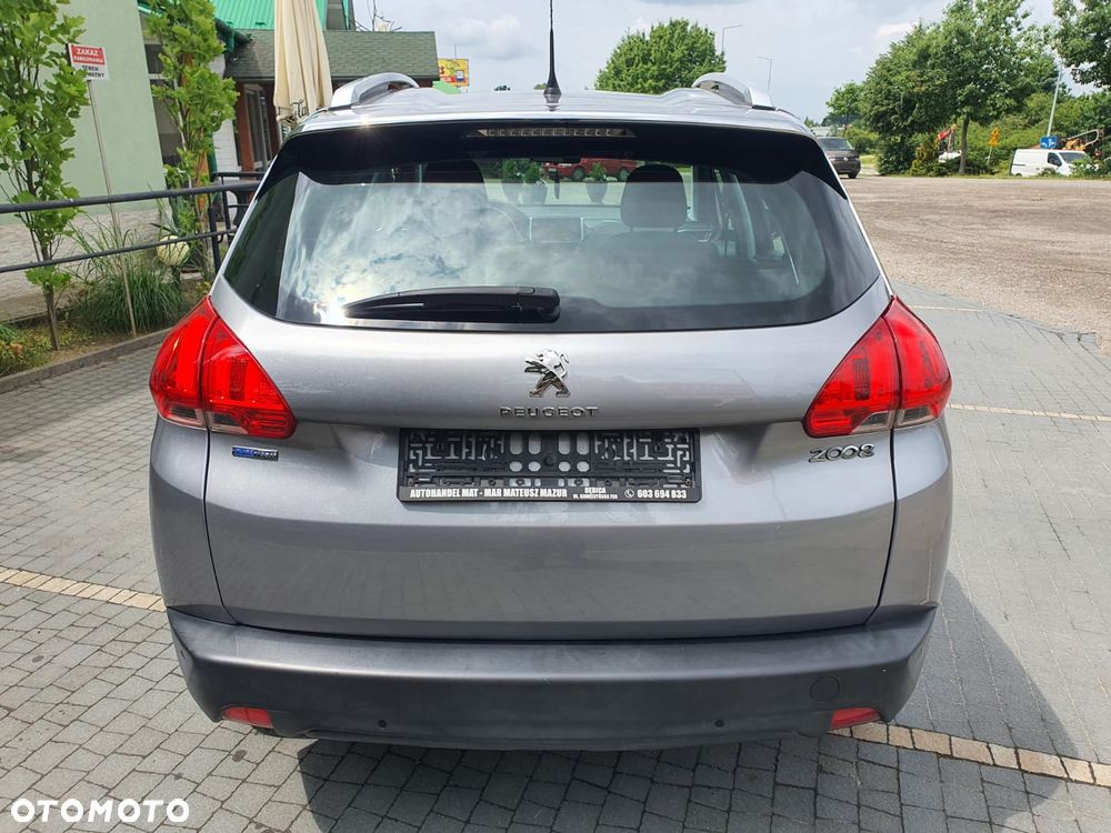 Peugeot 2008 1.2 Pure Tech Active - 12