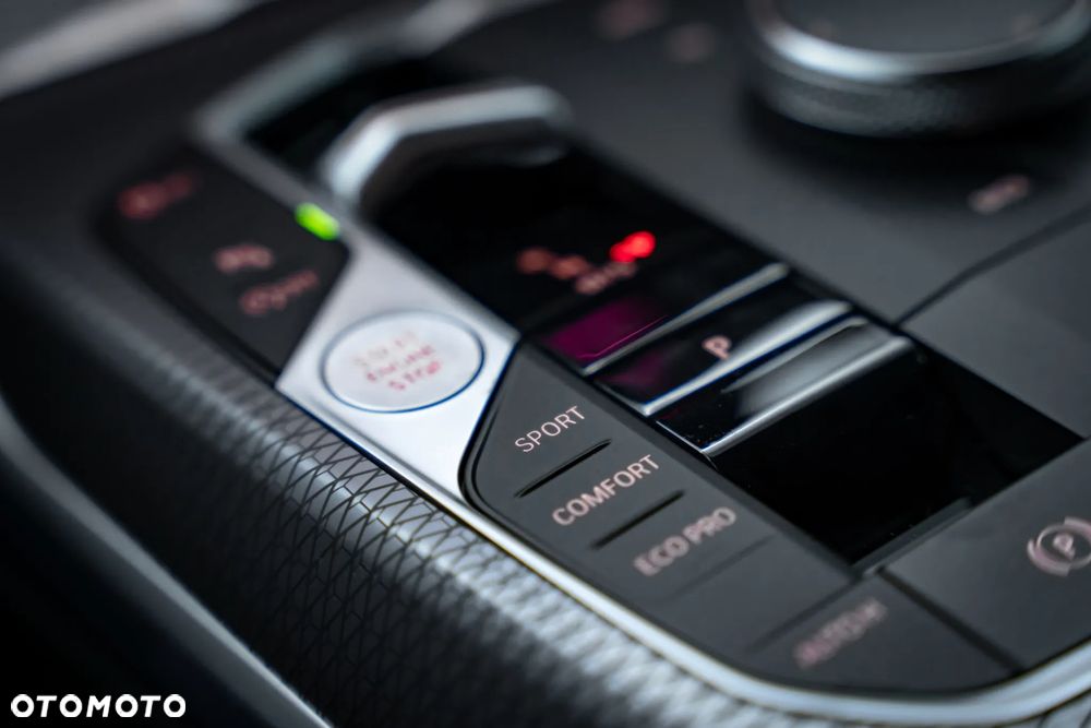 BMW Seria 3 318i M Sport - 35